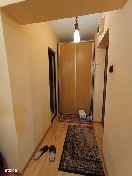 Apartament cu 3 camere, mobilat în Central