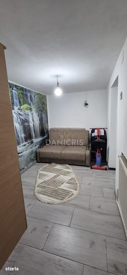 Casă cu 4 camere cu Teren 200 Mp în Palas