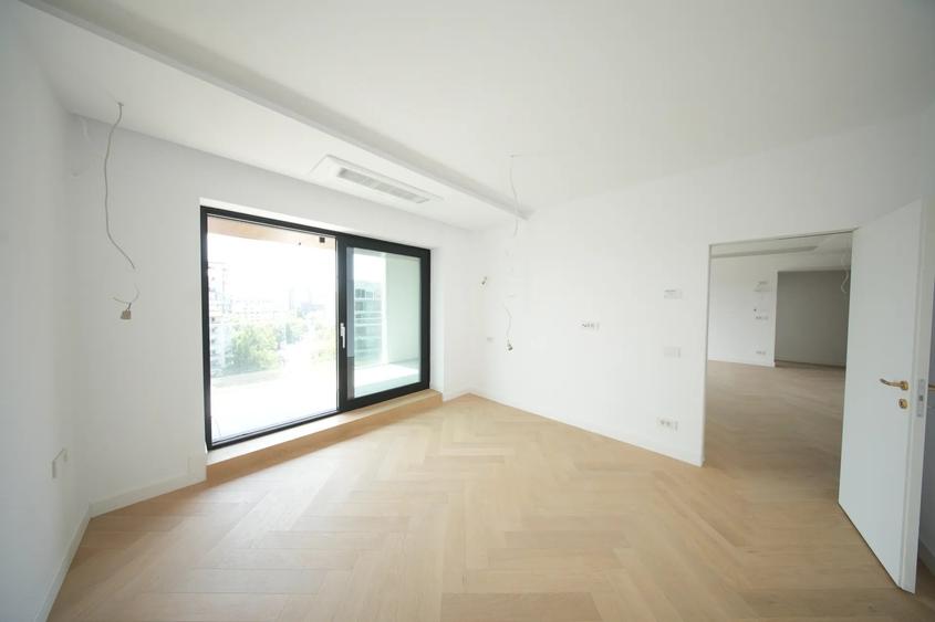 Apartament cu 4 camere decomandat în Unirii