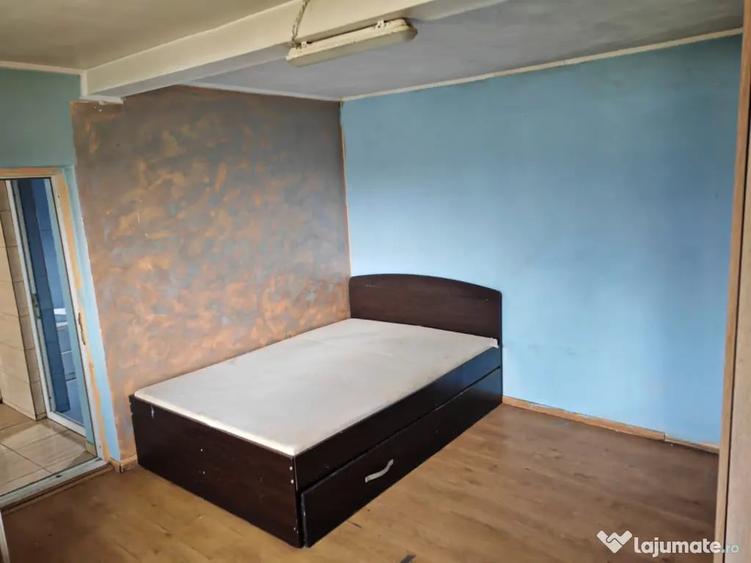 Casă cu 4 camere în Cerna