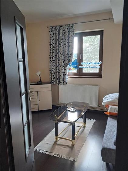 Casă cu 3 camere cu Teren 300 Mp în Central