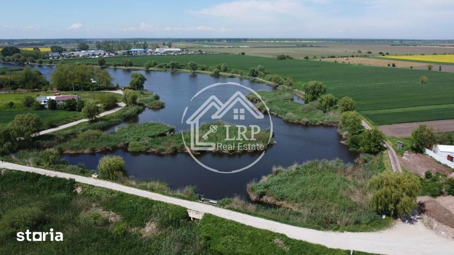 Teren de 10400 mp, în Dascălu