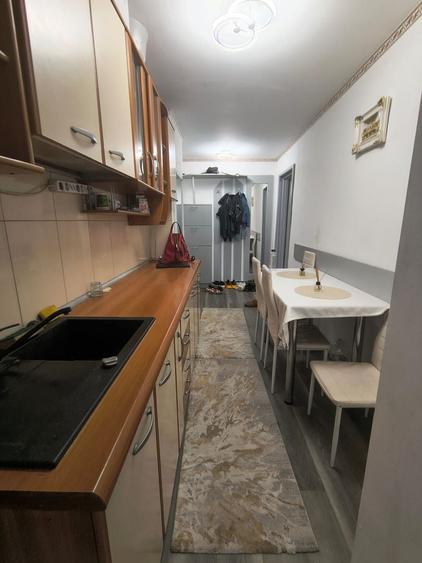 Apartament cu 2 camere semidecomandat, mobilat în Casa de Cultură
