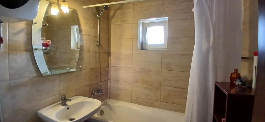 Apartament cu 3 camere semidecomandat, mobilat în Victoriei