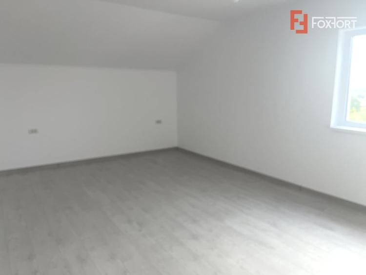 Duplex cu 4 camere cu Canalizare în Moșnița Veche
