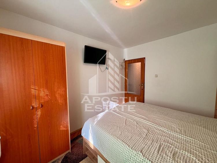 Apartament cu 3 camere decomandat, mobilat în Aradului