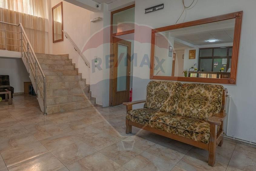 Hotel/Pensiune, de 3,250 mp, în Mânăstirea