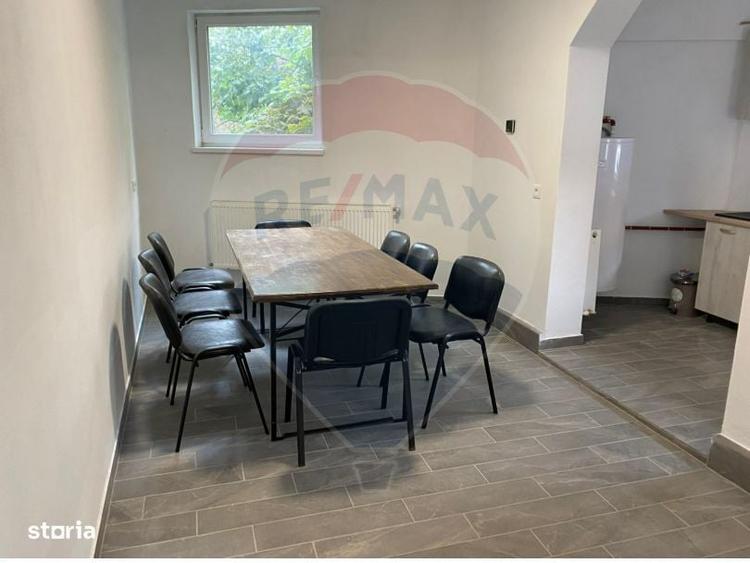 Casă cu 4 camere cu Teren 300 Mp în Central