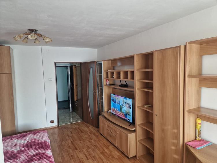 Garsonieră decomandată, mobilată în Lujerului