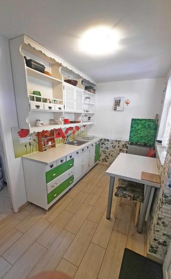Casă cu 4 camere în Exterior Vest