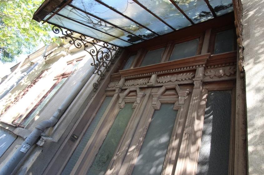 Casă cu 8 camere cu Teren 191 Mp în Mărășești