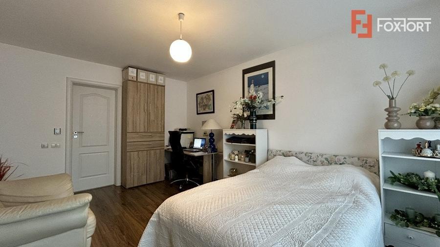 Penthouse cu 4 camere semidecomandat, mobilat în Dumbrăvița