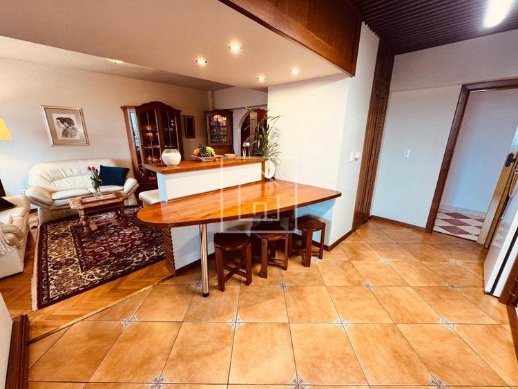Apartament cu 4 camere decomandat, mobilat în Mihai Viteazul