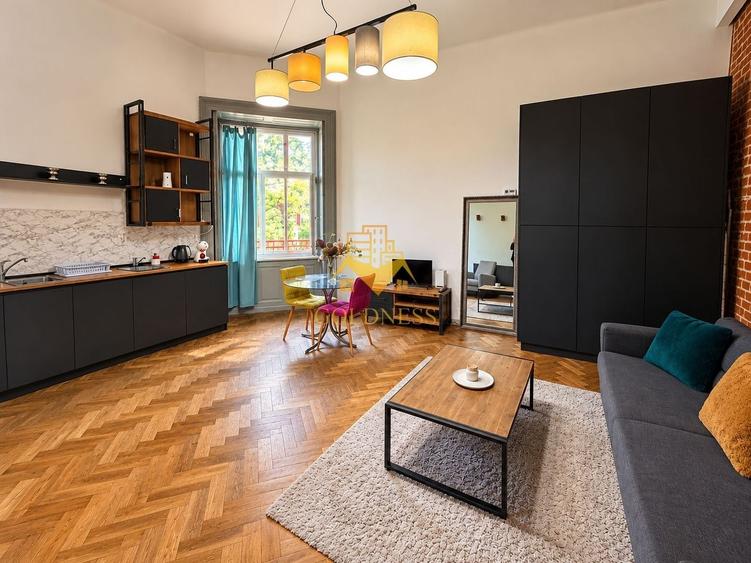 Apartament cu 2 camere semidecomandat, mobilat în Ultracentral