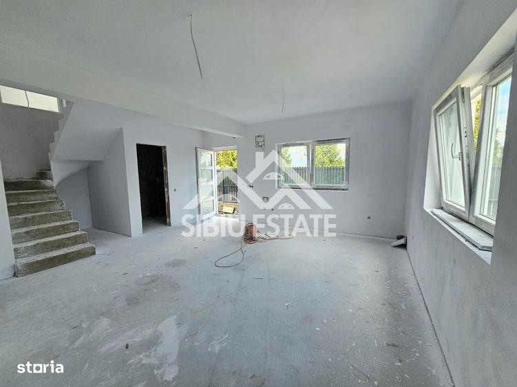 Casă cu 4 camere cu Teren 280 Mp în Central
