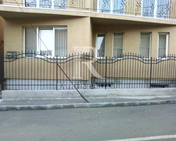 Casă individuală cu 3 camere cu Teren 250 Mp în Central