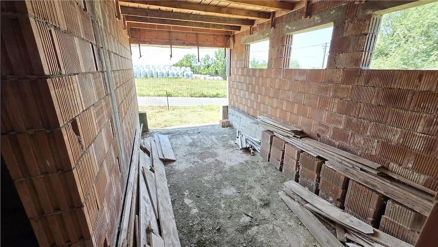 Casă cu Teren 5314 Mp în Răchitova