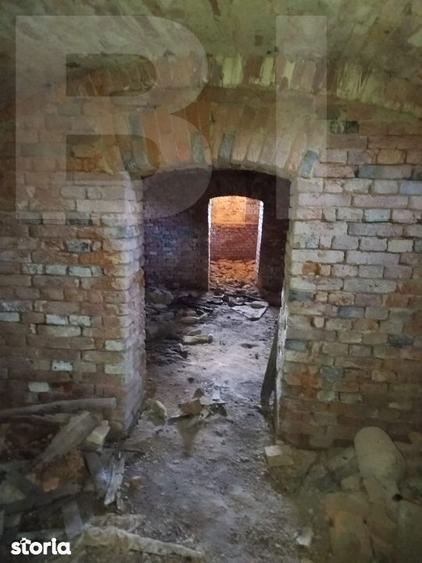 Casa de vanzare, necesita revonare, 200 mp+10.000 mp teren - Zgribesti - 1