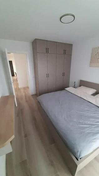 Apartament cu 3 camere decomandat în Borhanci
