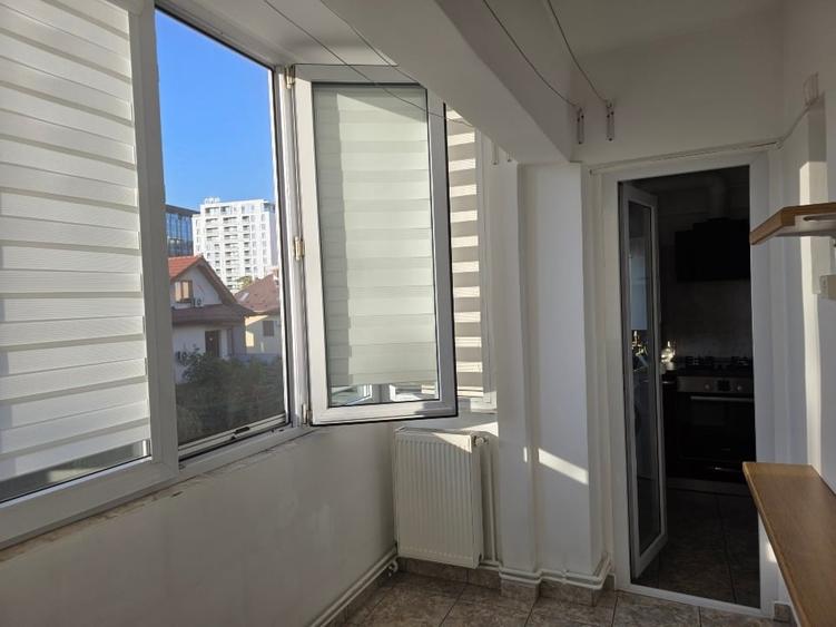 Apartament cu 3 camere decomandat, mobilat în Cotroceni