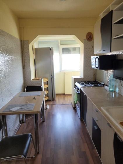 Apartament cu 3 camere decomandat în Vest