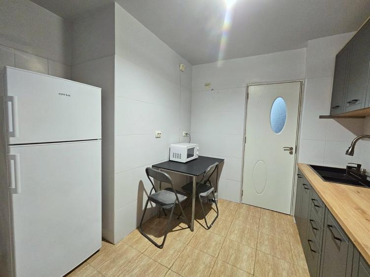 Apartament cu 2 camere decomandat în Olteniței