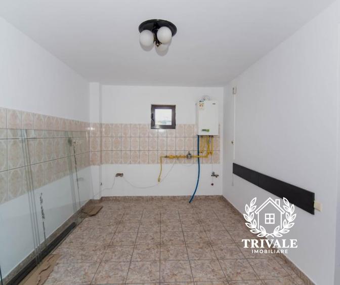 Casă individuală cu 4 camere cu Canalizare în Exercițiu