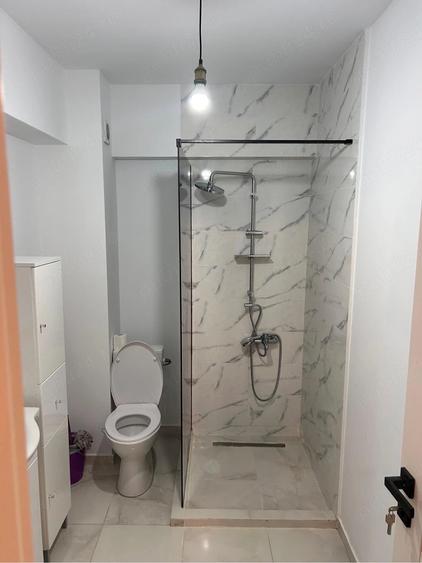 Apartament cu 2 camere semidecomandat în Calea Moldovei