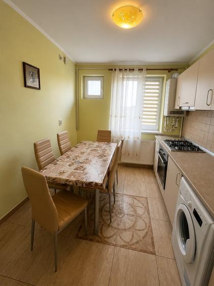 Apartament cu 3 camere în Cetate