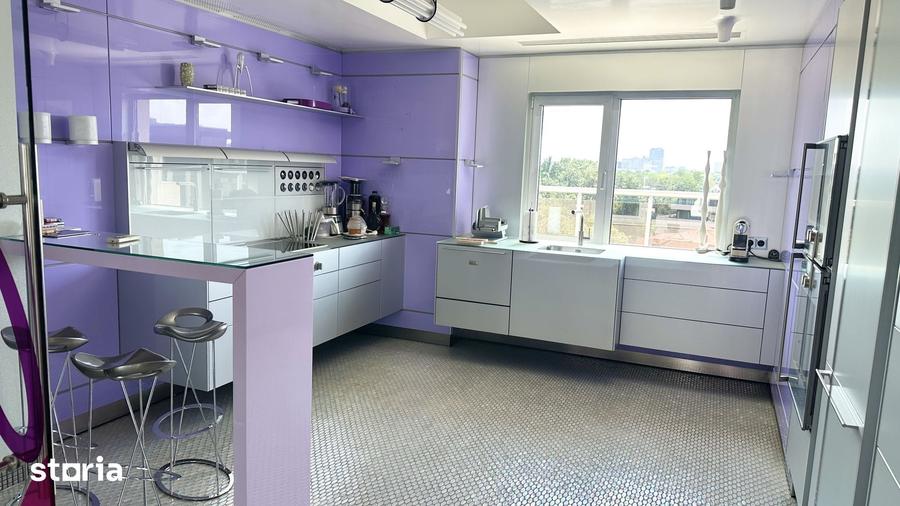 Spațiu comercial, de 2,214 mp, în Central