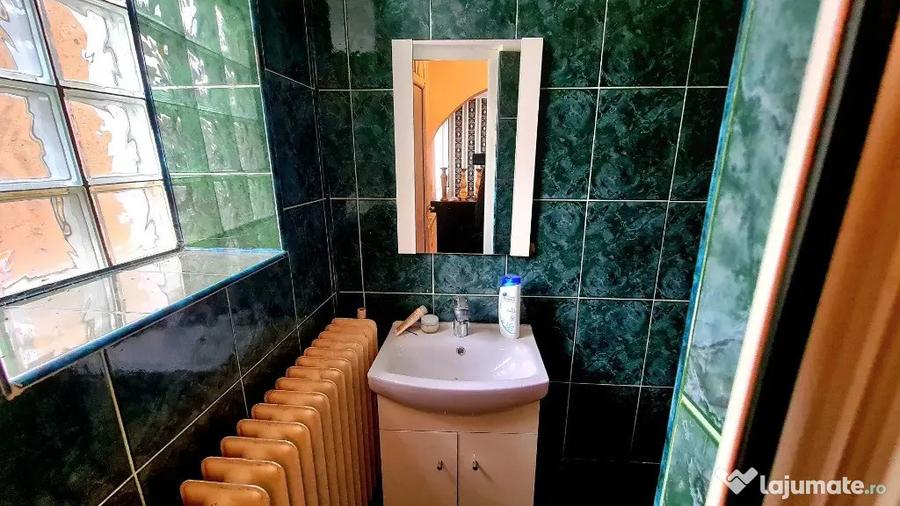 Apartament cu 3 camere în Moneasa