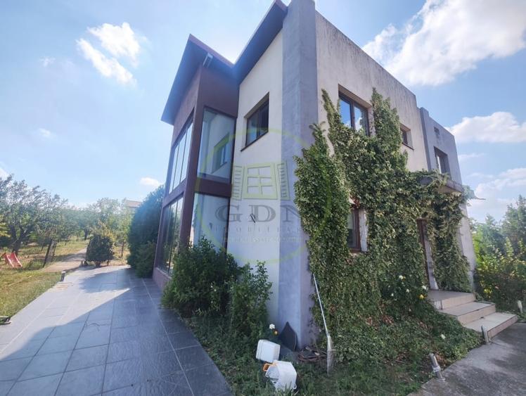 Casă individuală cu 5 camere cu Teren 661 Mp în Ghercești