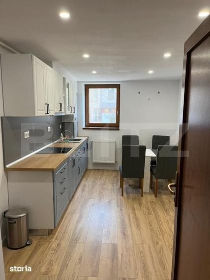 Casă cu 10 camere cu Teren 380 Mp în Central