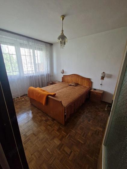 Apartament cu 3 camere semidecomandat în Dacia