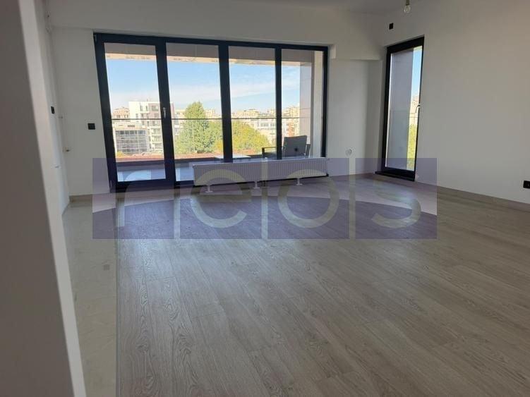 Apartament cu 3 camere decomandat în Dudești