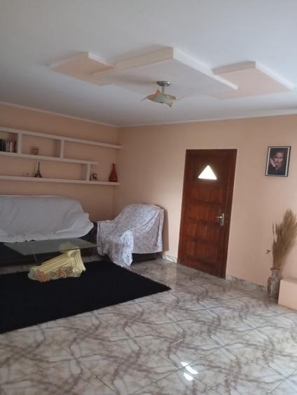 Casă individuală cu 4 camere cu Teren 2000 Mp în Central