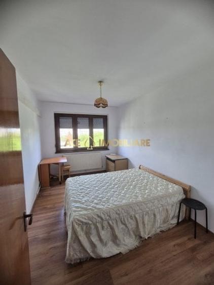 Apartament cu 2 camere decomandat, mobilat în Titan