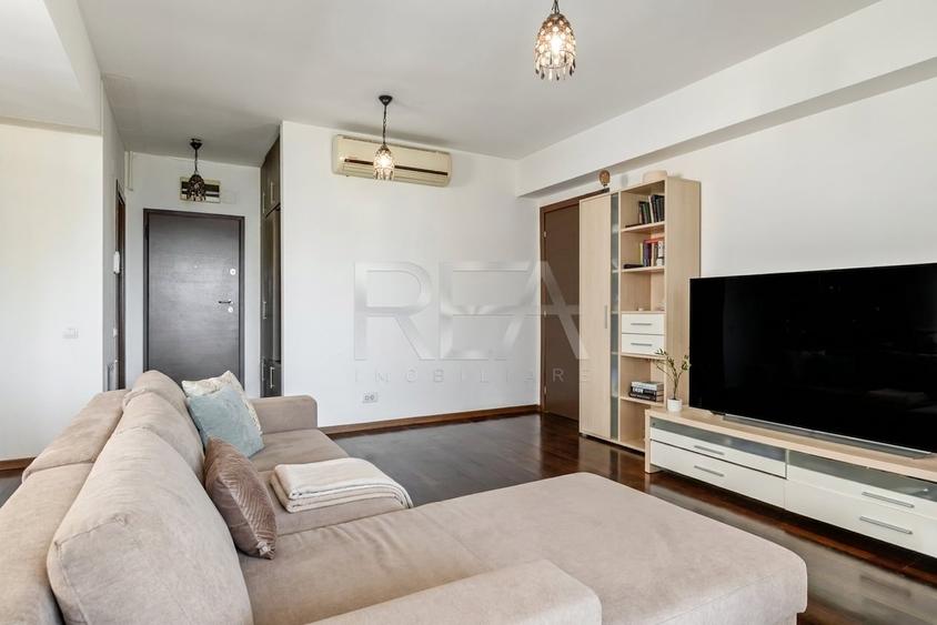 Apartament cu 3 camere semidecomandat, mobilat în Titulescu