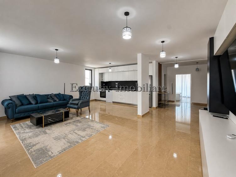 Apartament cu 4 camere decomandat în Faleza Nord
