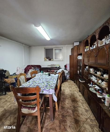 Casă cu 6 camere semidecomandat cu Teren 898 Mp în Oșorhei