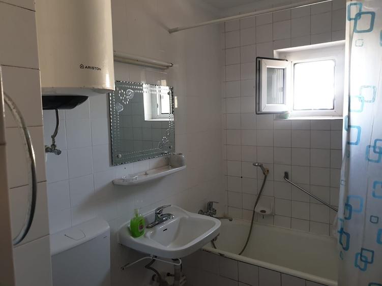 Apartament cu 2 camere decomandat în Boldești