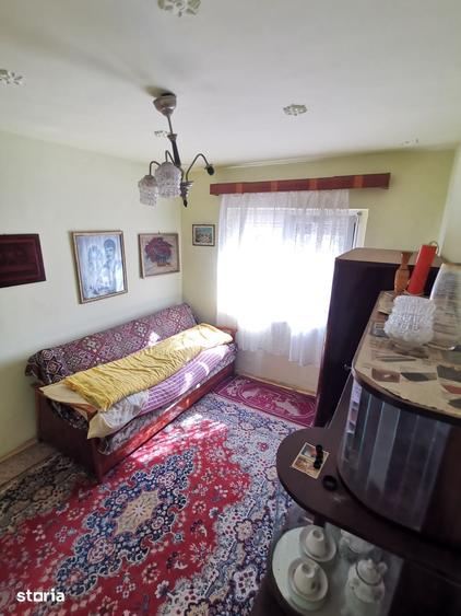 Apartament cu 4 camere decomandat în Central