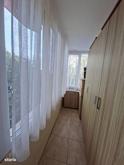 Apartament cu 3 camere decomandat în Botizului