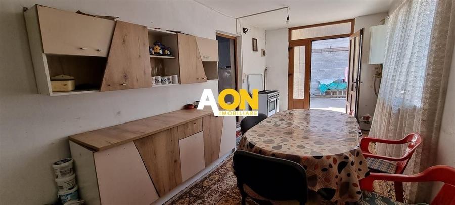 Casă individuală cu 3 camere cu Canalizare în Central