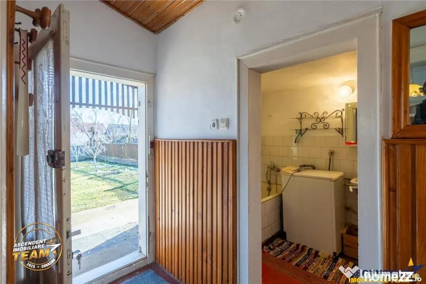 Casă cu 3 camere cu Teren 7608 Mp în Cernat