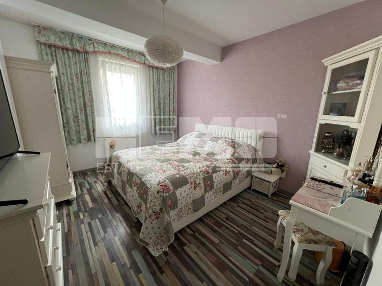 Apartament cu 4 camere decomandat, mobilat în Periferie