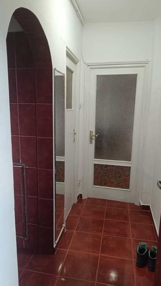 Apartament cu 3 camere decomandat în Basarab
