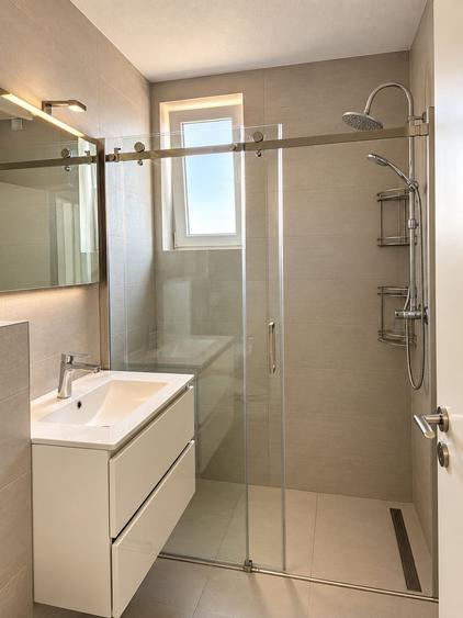Apartament cu 2 camere semidecomandat în Giroc