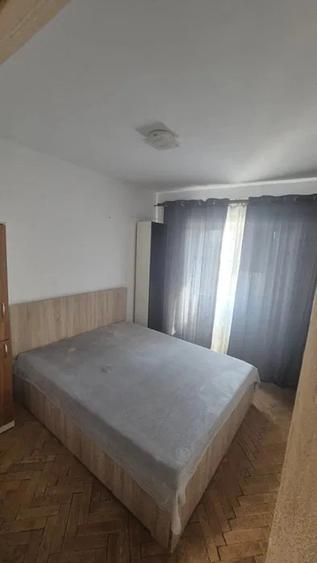 Apartament cu 3 camere decomandat în Păcurari