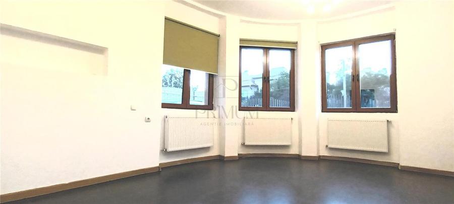 Casă individuală cu 6 camere cu Canalizare în Complex Studențesc